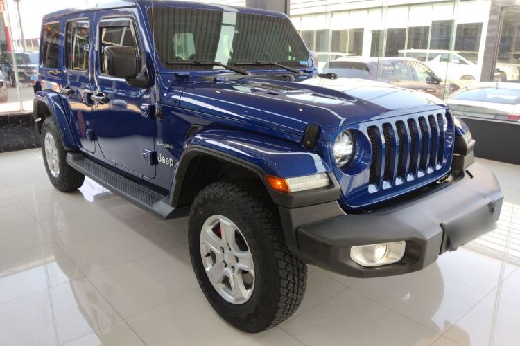 Used Jeep Wrangler 2019 2.0T Sahara Four-Door Brilliant Top Version China VI Emission Standard Front Right 45 Deg