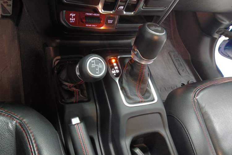 Used Jeep Wrangler 2019 2.0T Rubicon Four-Door Version China VI Emission Standard Gear Lever