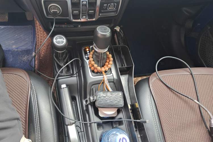 Used Jeep Wrangler 2019 2.0T Sahara 4-Door Version China V Standard Gear Lever