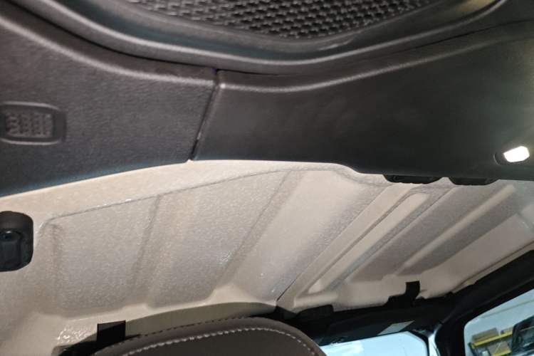 Used Jeep Wrangler 2019 2.0T Sahara Four-Door Version China VI Emission Standard Headliner