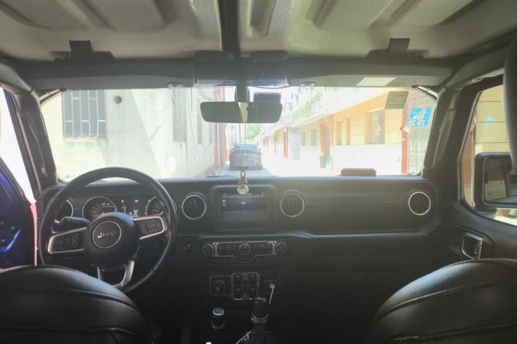 Used Jeep Wrangler 2019 2.0T Sahara Four-Door Version China VI Emission Standard Headliner