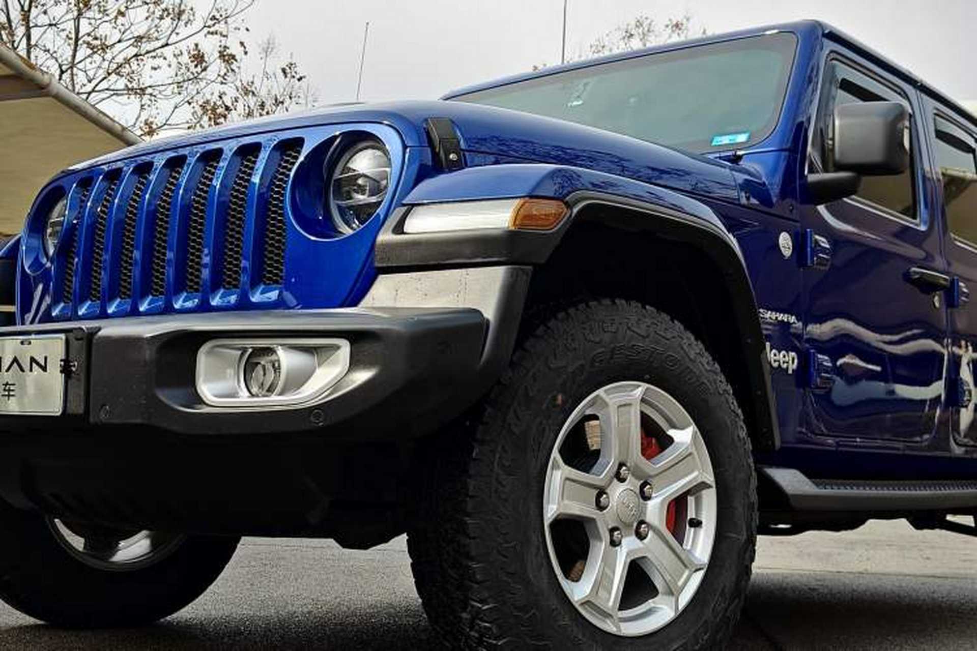 Used Jeep Wrangler 2019 2.0T Sahara Four-Door Brilliant Top Version China VI Emission Standard Interior 1