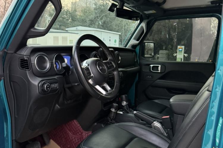 Used Jeep Wrangler 2019 2.0T Sahara Four-Door Version China VI Emission Standard Interior 2