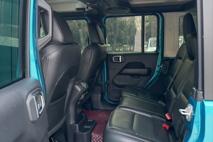 Used Jeep Wrangler 2019 2.0T Sahara Four-Door Version China VI Emission Standard Interior 3