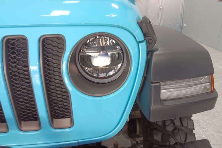 Used Jeep Wrangler 2019 2.0T Rubicon Four-Door Version China VI Emission Standard Left Front Headlight