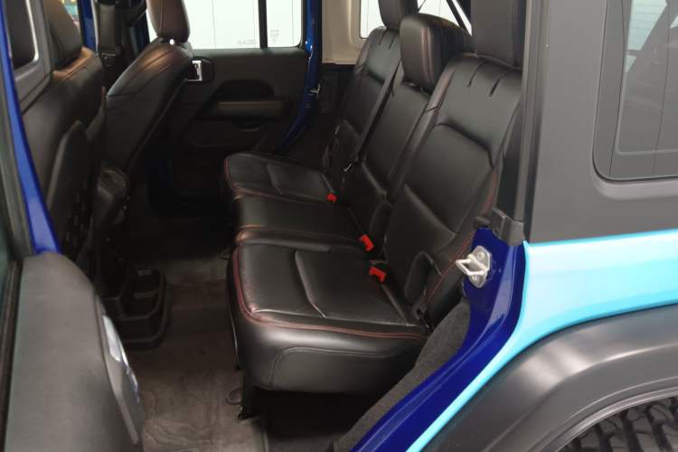 Used Jeep Wrangler 2019 2.0T Rubicon Four-Door Version China VI Emission Standard Left Rear Seat