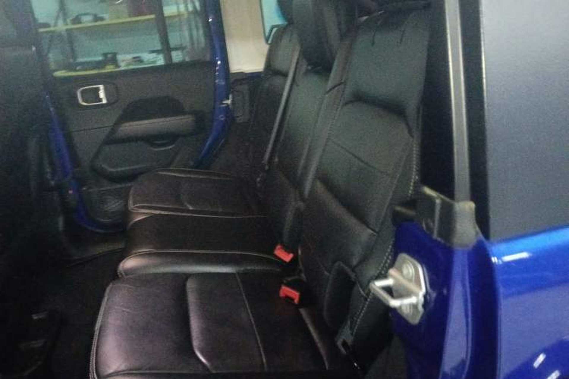Used Jeep Wrangler 2019 2.0T Sahara Four-Door Version China VI Emission Standard Left Rear Seat