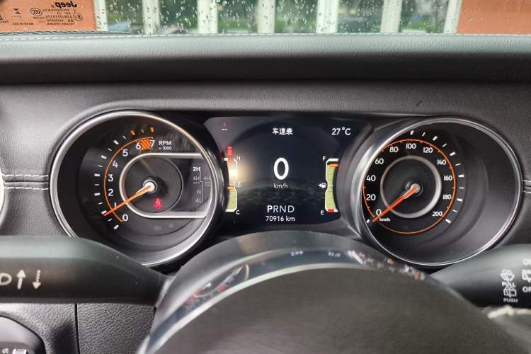 Used Jeep Wrangler 2019 2.0T Sahara Four-Door Version China VI Emission Standard Odometer Close Up