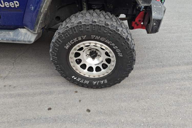 Used Jeep Wrangler 2019 2.0T Sahara 4-Door Version China V Standard Right Front Wheel Hub