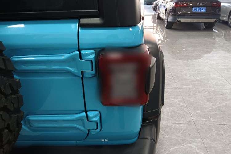 Used Jeep Wrangler 2019 2.0T Rubicon Four-Door Version China VI Emission Standard Right Rear Taillight