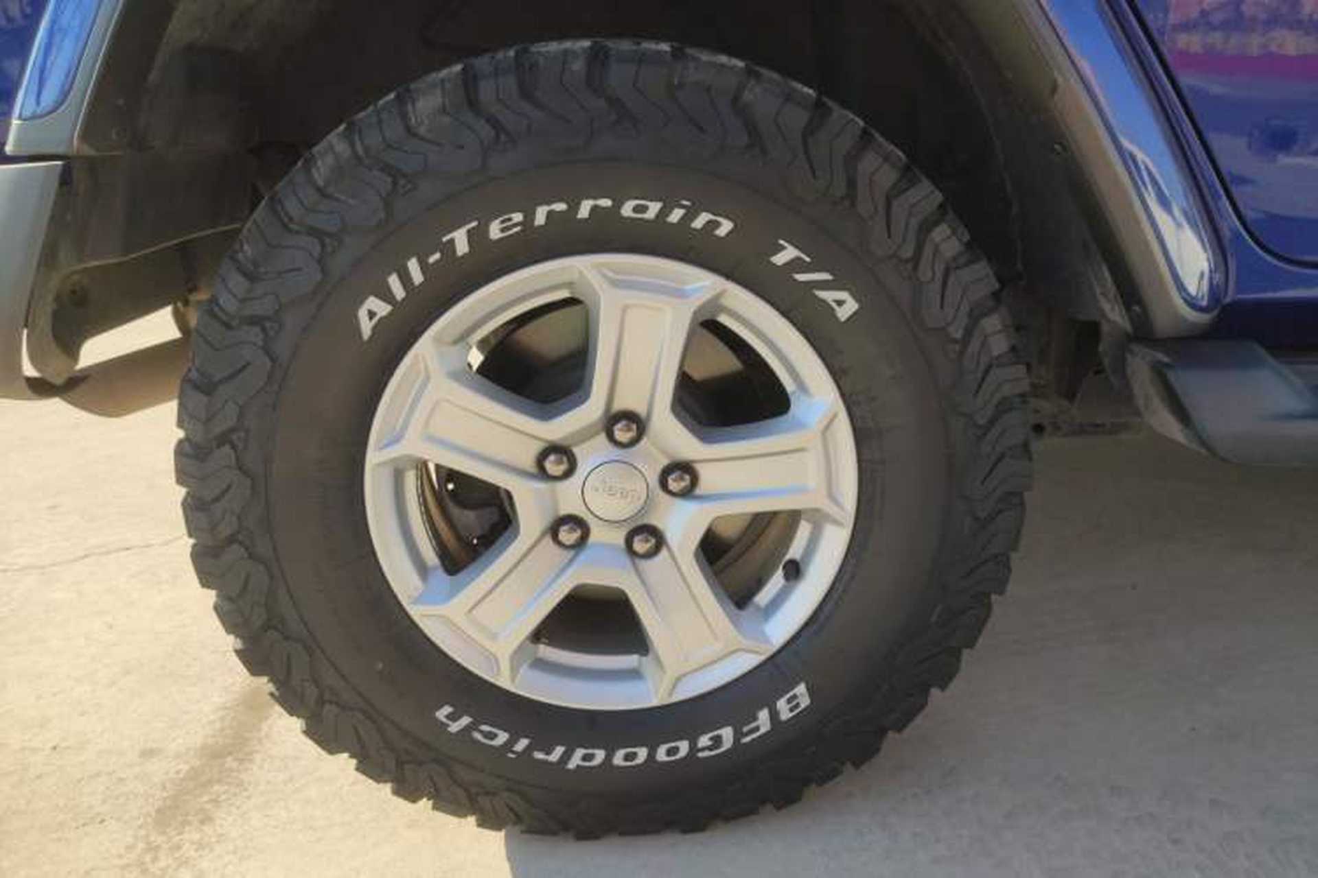 Used Jeep Wrangler 2019 2.0T Sahara Four-Door Version China VI Emission Standard Right Rear Wheel Hub
