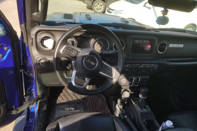 Used Jeep Wrangler 2019 2.0T Sahara Four-Door Version China VI Emission Standard Steering Wheel
