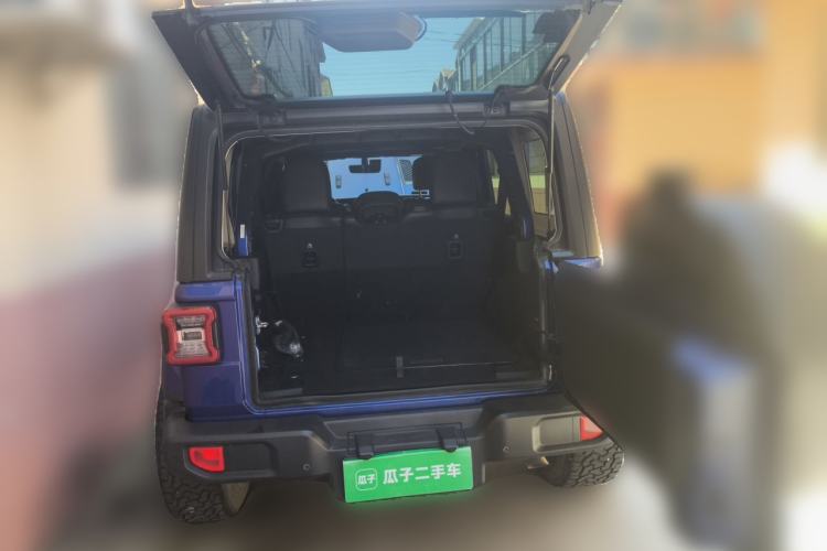Used Jeep Wrangler 2019 2.0T Sahara Four-Door Version China VI Emission Standard Trunk