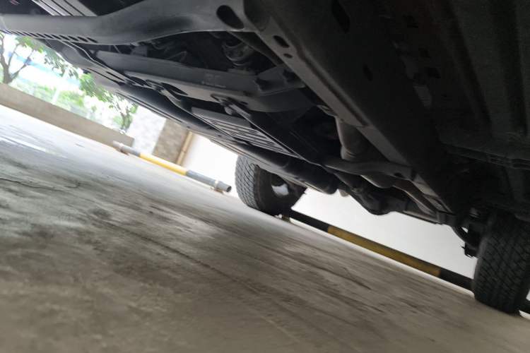Used Jeep Wrangler 2019 2.0T Sahara Four-Door Version China VI Emission Standard Chassis Front Left