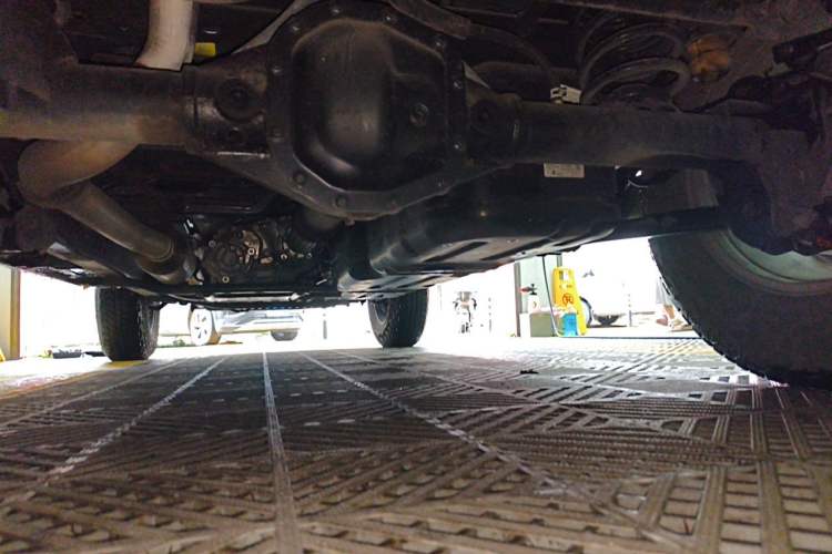 Used Jeep Wrangler 2019 2.0T Sahara Four-Door Version China VI Emission Standard Chassis Rear