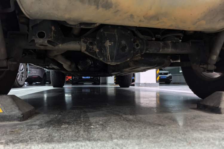Used Jeep Wrangler 2019 2.0T Sahara Four-Door Version China VI Emission Standard Chassis Rear