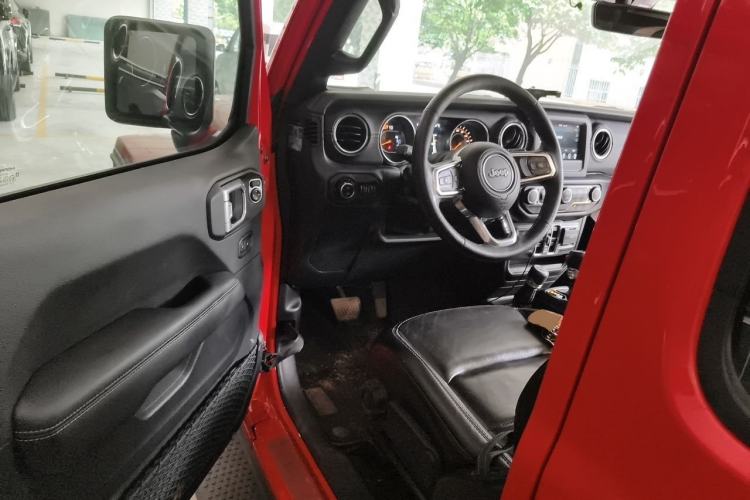 Used Jeep Wrangler 2019 2.0T Sahara Four-Door Version China VI Emission Standard Driver Seat