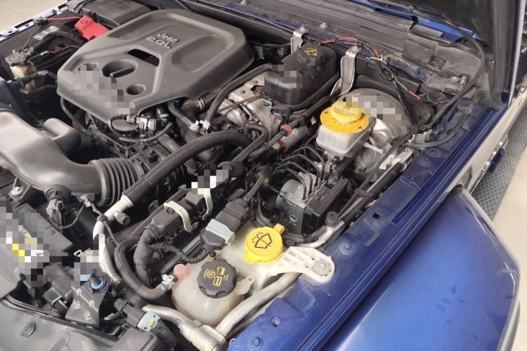 Used Jeep Wrangler 2019 2.0T Sahara 4-Door Version China V Standard Engine Bay Left