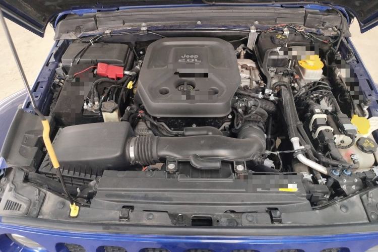 Used Jeep Wrangler 2019 2.0T Sahara 4-Door Version China V Standard Engine Bay