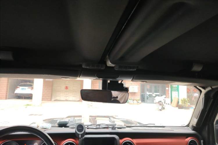 Used Jeep Wrangler 2019 2.0T Rubicon Four-Door Version China VI Emission Standard Headliner