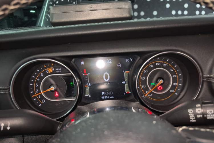 Used Jeep Wrangler 2019 2.0T Sahara Four-Door Version China VI Emission Standard Instrument Cluster