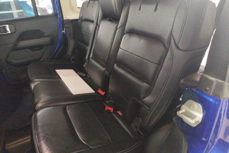 Used Jeep Wrangler 2019 2.0T Sahara 4-Door Version China V Standard Left Rear Seat