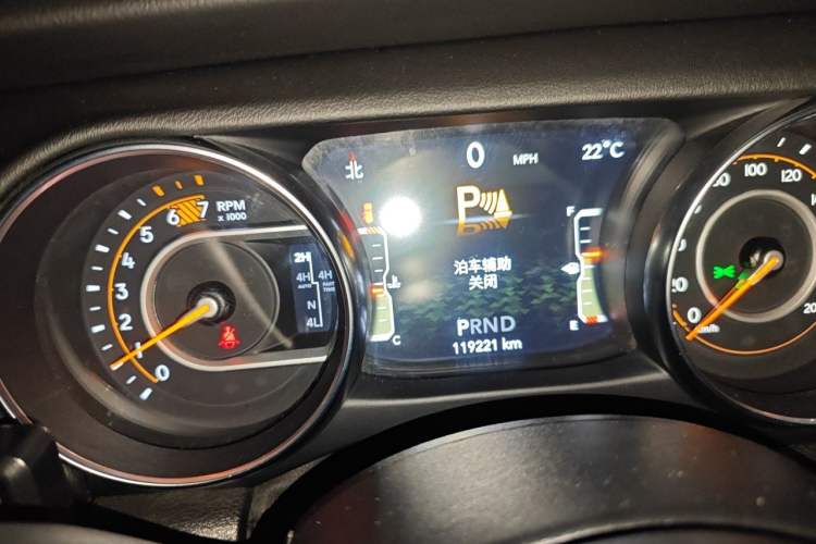 Used Jeep Wrangler 2019 2.0T Sahara 4-Door Version China V Standard Odometer Close Up