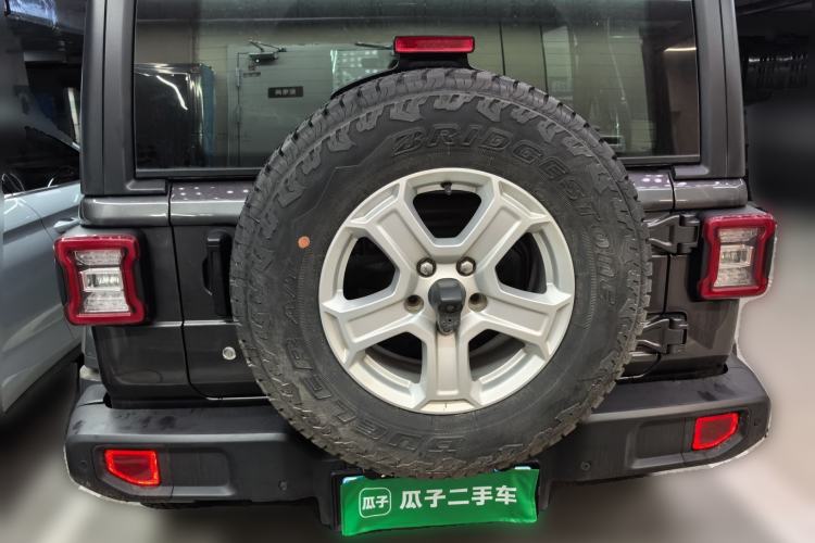 Used Jeep Wrangler 2019 2.0T Sahara Four-Door Version China VI Emission Standard Rear