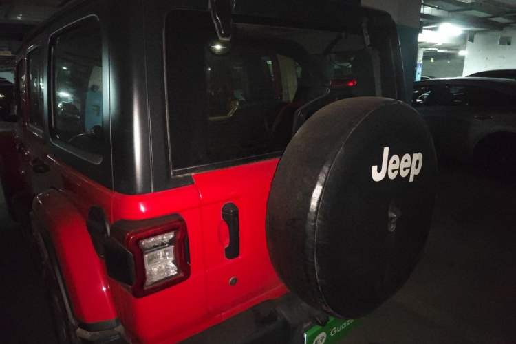Used Jeep Wrangler 2019 2.0T Sahara Four-Door Version China VI Emission Standard Rear