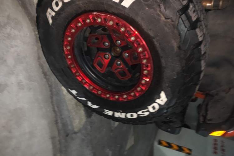 Used Jeep Wrangler 2019 2.0T Sahara 4-Door Version China V Standard Right Front Wheel Hub