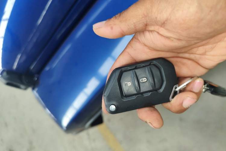 Used Jeep Wrangler 2019 2.0T Sahara 4-Door Version China V Standard Vehicle Key