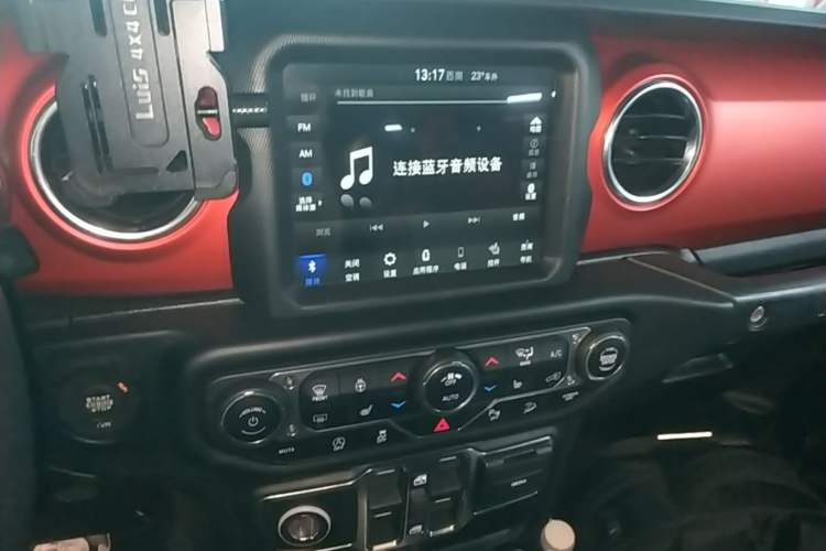Used Jeep Wrangler 2019 2.0T Rubicon Four-Door Version China VI Emission Standard Audio And AC Panel