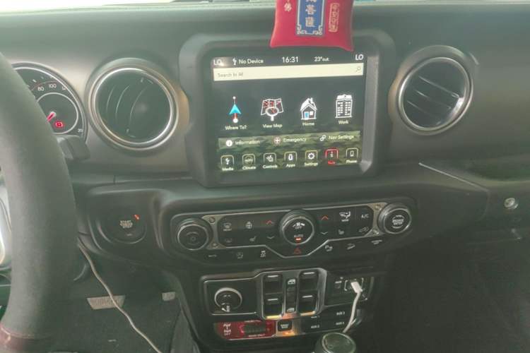 Used Jeep Wrangler 2019 2.0T Rubicon Four-Door Version China V Emission Standard Audio And AC Panel