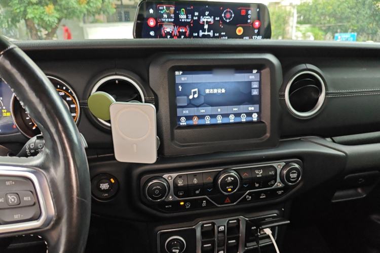 Used Jeep Wrangler 2019 2.0T Sahara Four-Door Version China VI Emission Standard Audio And AC Panel