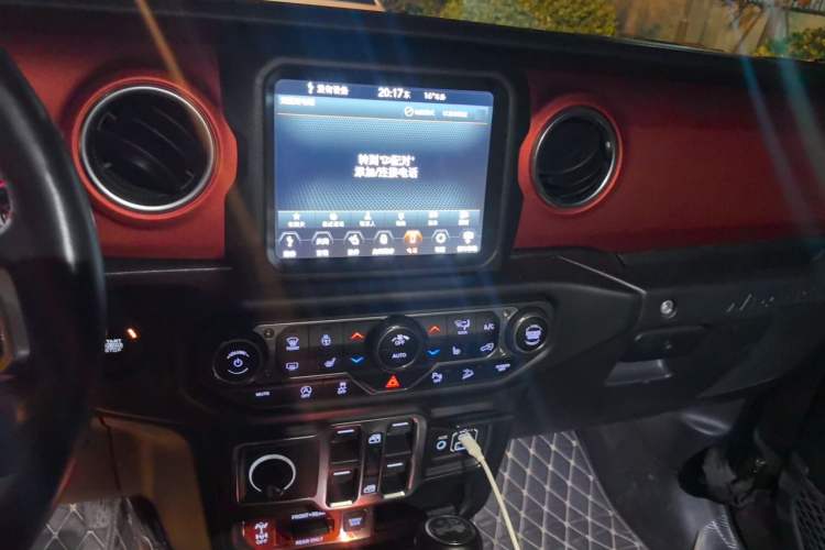 Used Jeep Wrangler 2019 2.0T Rubicon Four-Door Version China VI Emission Standard Audio And AC Panel