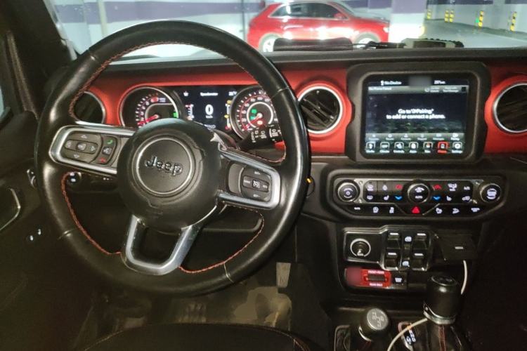 Used Jeep Wrangler 2019 2.0T Rubicon Four-Door Version China VI Emission Standard Center Console