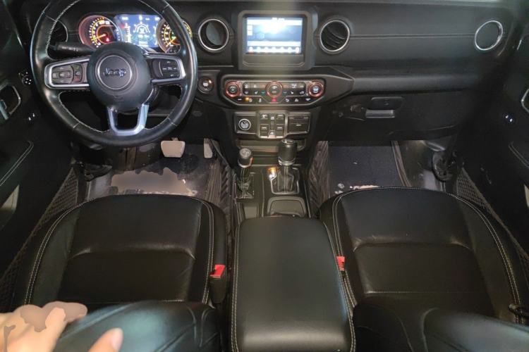 Used Jeep Wrangler  Center Console
