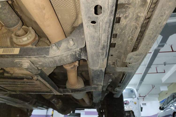 Used Jeep Wrangler 2019 2.0T Rubicon Four-Door Version China VI Emission Standard Chassis Front Left