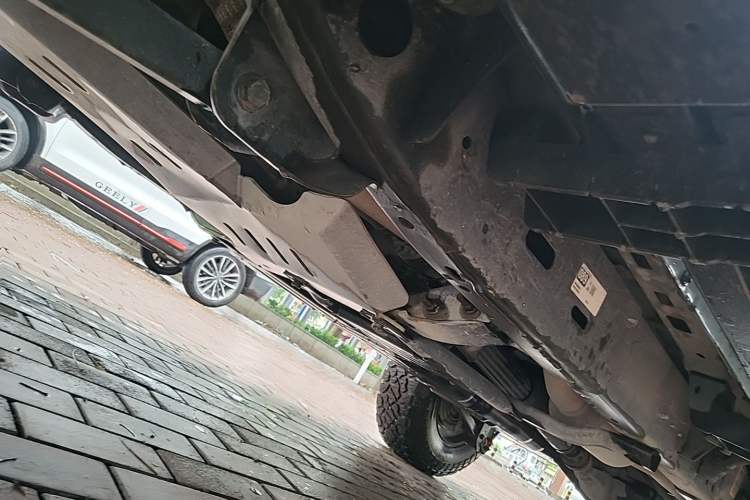 Used Jeep Wrangler 2019 2.0T Sahara Four-Door Version China VI Emission Standard Chassis Front Left