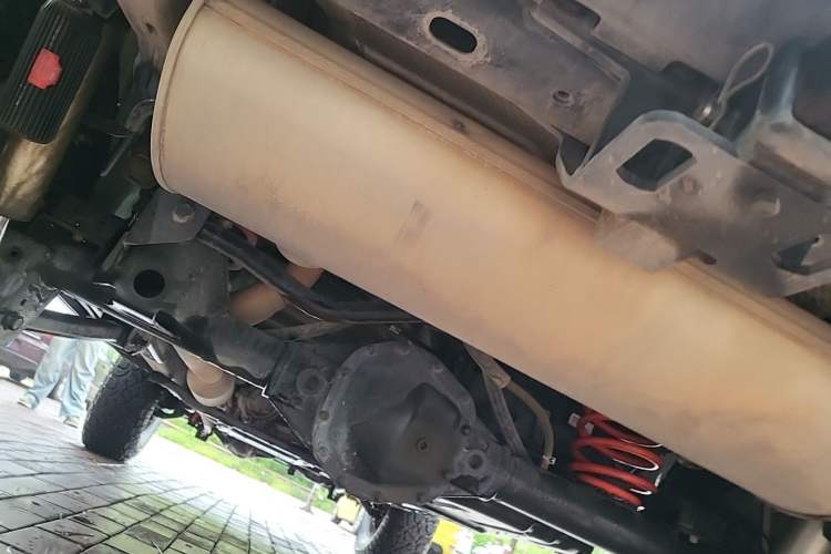 Used Jeep Wrangler 2019 2.0T Sahara Four-Door Version China VI Emission Standard Chassis Rear