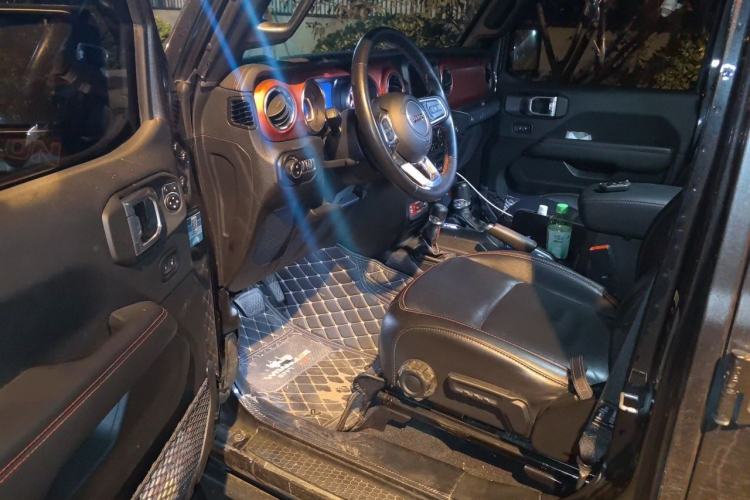 Used Jeep Wrangler 2019 2.0T Rubicon Four-Door Version China VI Emission Standard Driver Seat
