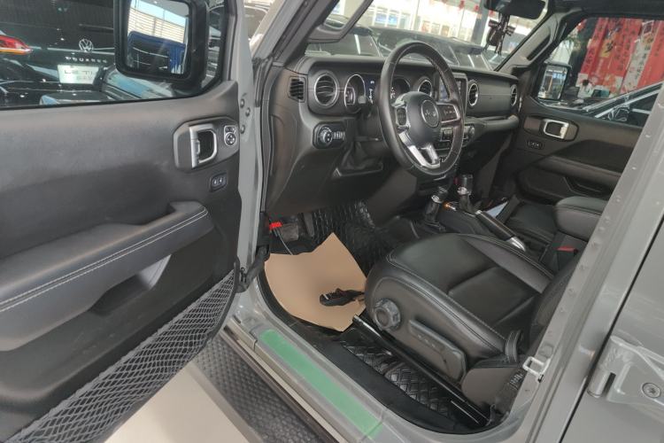 Used Jeep Wrangler 2019 2.0T Sahara Four-Door Version China VI Emission Standard Driver Seat