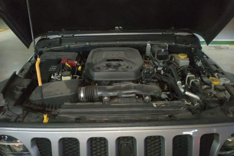 Used Jeep Wrangler 2019 2.0T Sahara 4-Door Version China V Standard Engine Bay