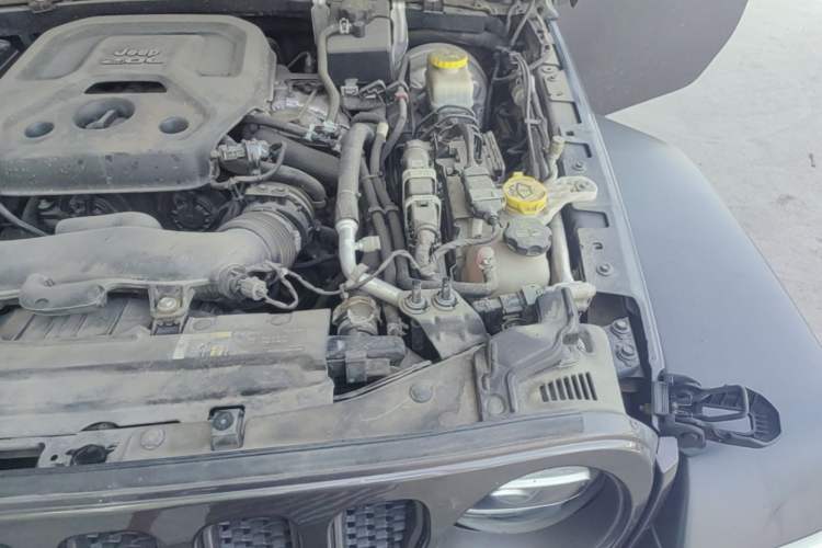 Used Jeep Wrangler 2019 2.0T Rubicon Four-Door Version China V Emission Standard Engine Bay Left