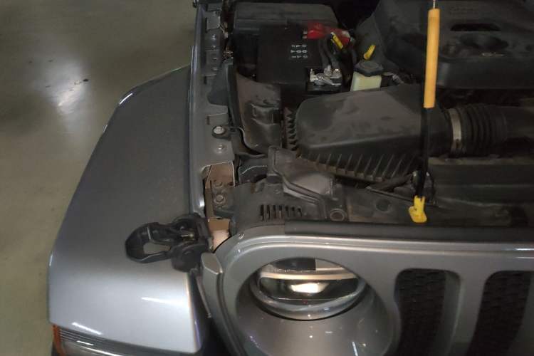 Used Jeep Wrangler 2019 2.0T Sahara 4-Door Version China V Standard Engine Bay Right