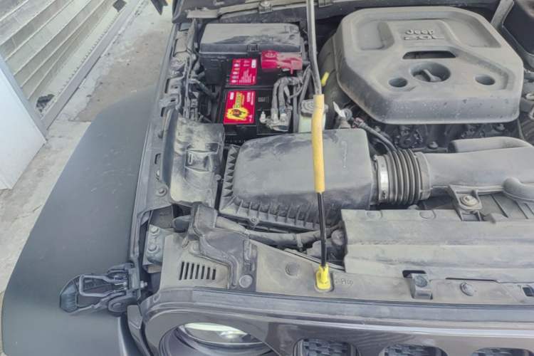 Used Jeep Wrangler 2019 2.0T Rubicon Four-Door Version China V Emission Standard Engine Bay Right