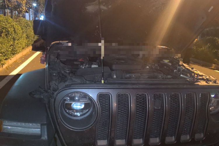 Used Jeep Wrangler 2019 2.0T Rubicon Four-Door Version China VI Emission Standard Engine Bay Right