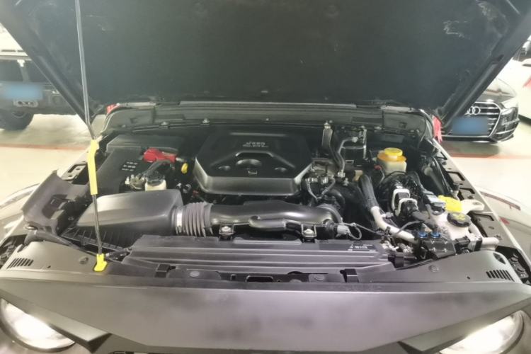 Used Jeep Wrangler 2019 2.0T Sahara 4-Door Version China V Standard Engine Bay