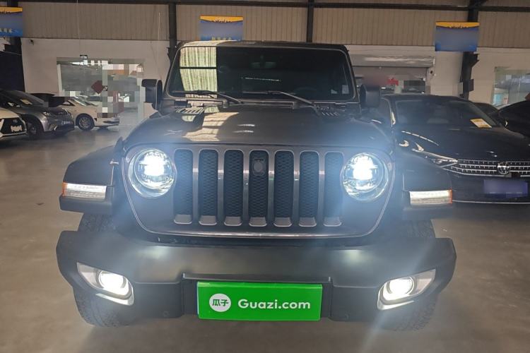 Used Jeep Wrangler 2019 2.0T Sahara Four-Door Brilliant Top Version China VI Emission Standard Exterior 1