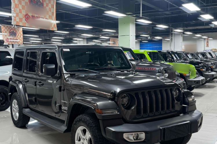 Used Jeep Wrangler 2019 2.0T Sahara Four-Door Version China VI Emission Standard Exterior 2